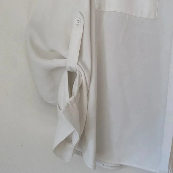 L’ Agence long sleeve blouse button down white black zip pockets needs cleaning - Picture 4 of 7